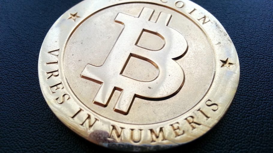 A bitcoin valójában számok nagy halmaza: az érme csak illusztráció